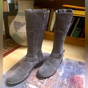 Gray Suede Leather Clark’s Boots, 9.5M
